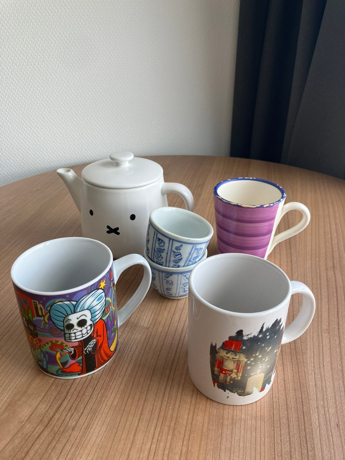 Mugs, Ophalen, Zo goed als nieuw, Overige stijlen