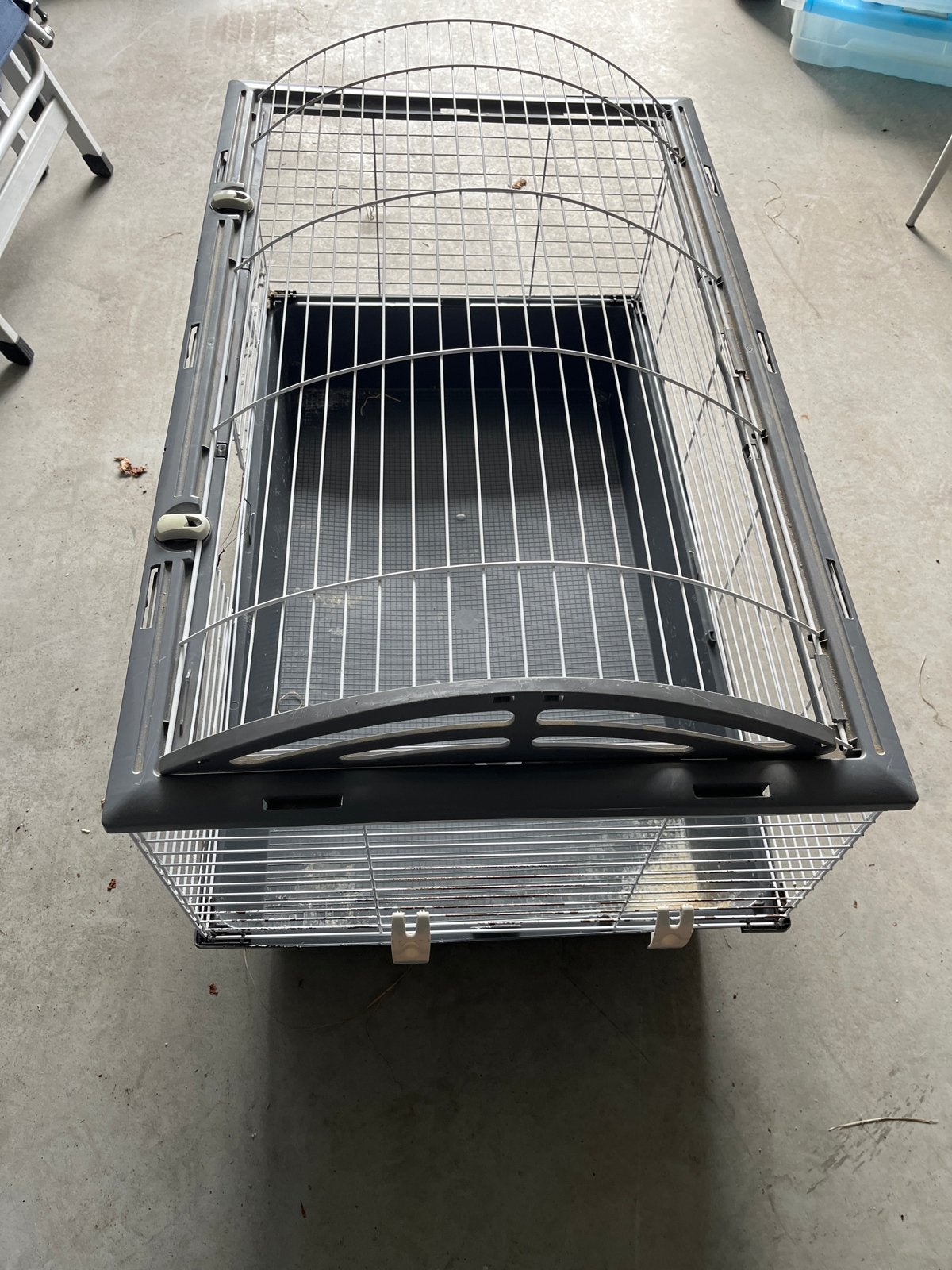 Konijnenhok - grijs/wit gebruikt, Dieren en Toebehoren, Kooi, Gebruikt, Cavia, Ophalen
