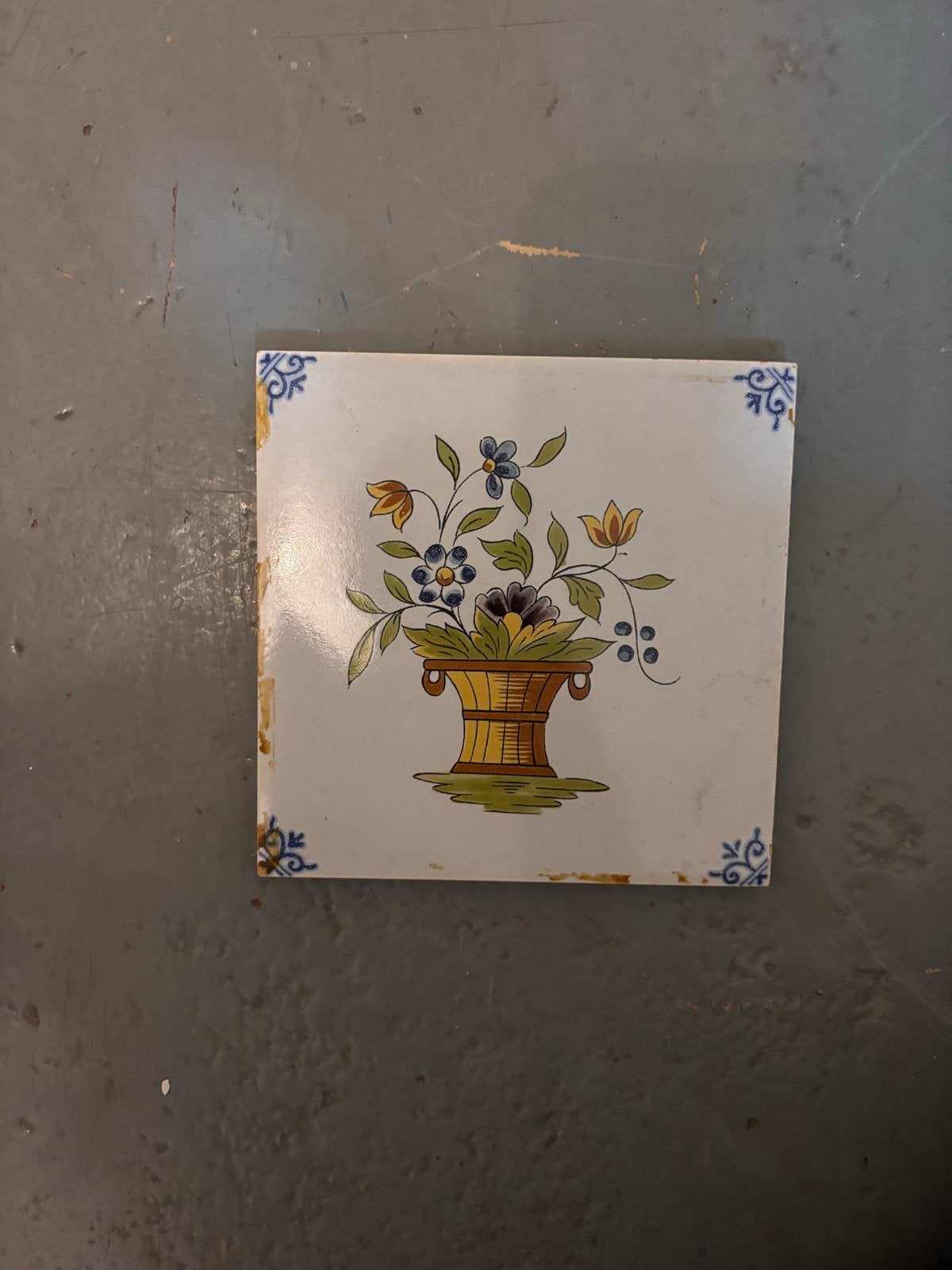 Prachtige vintage tegel met bloemenmotief 13x13 cm, Ophalen