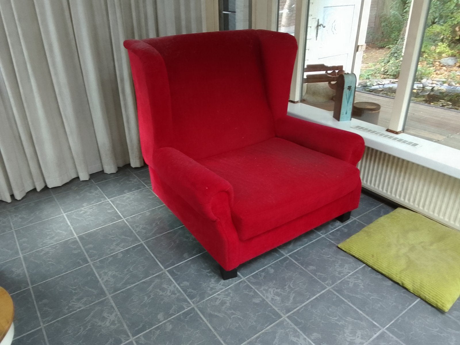 ruime 'love chair "rood velours, Huis en Inrichting, Ophalen, Gebruikt, Tweepersoons, 120 cm