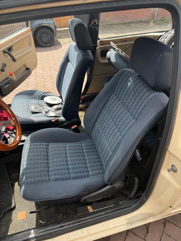 Golf 2 interieur, Ophalen