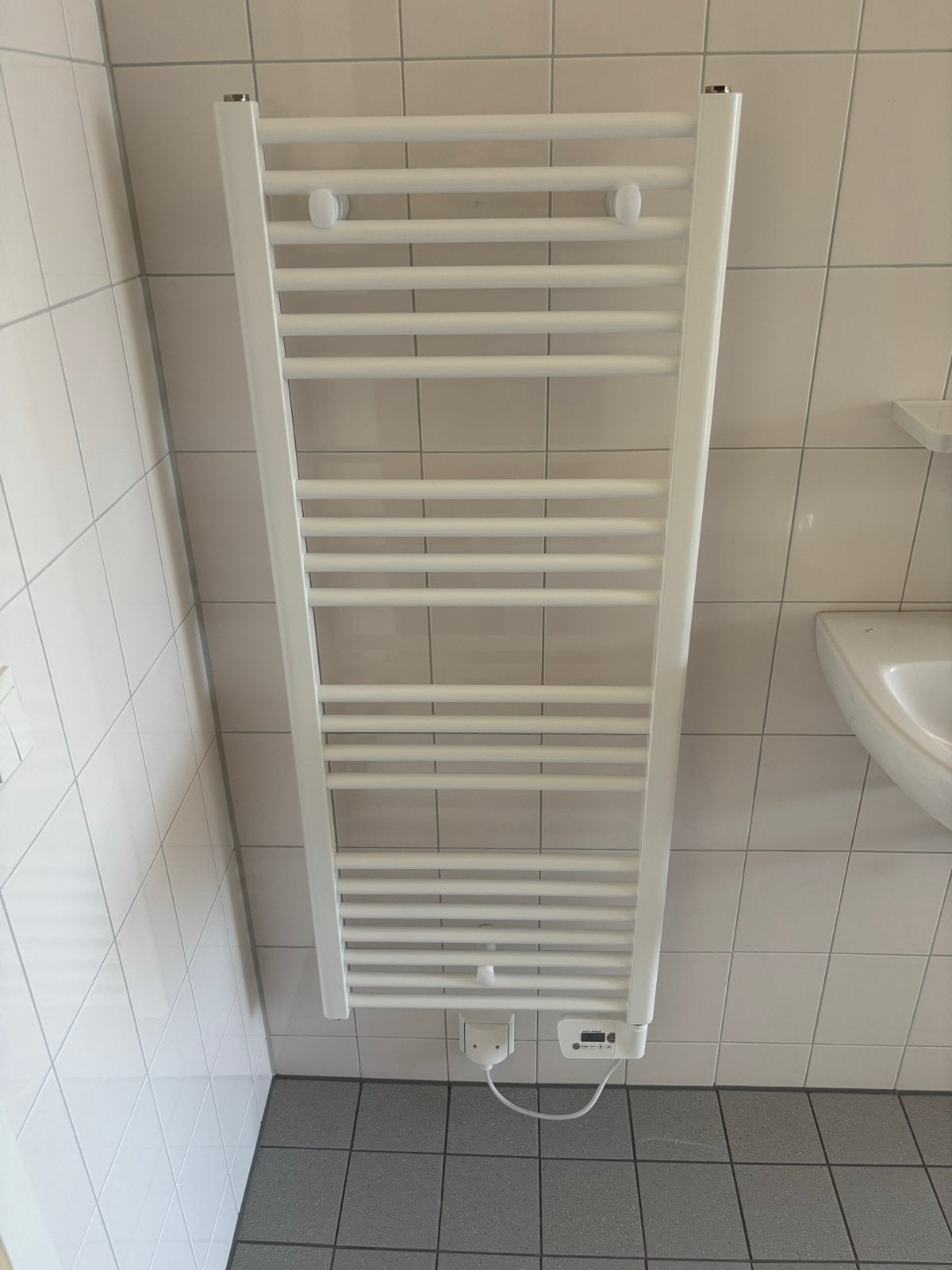 Nieuw! Elektrische handdoek radiator. Over op de bouw., Ophalen, 500 tot 800 watt, Radiator, Nieuw
