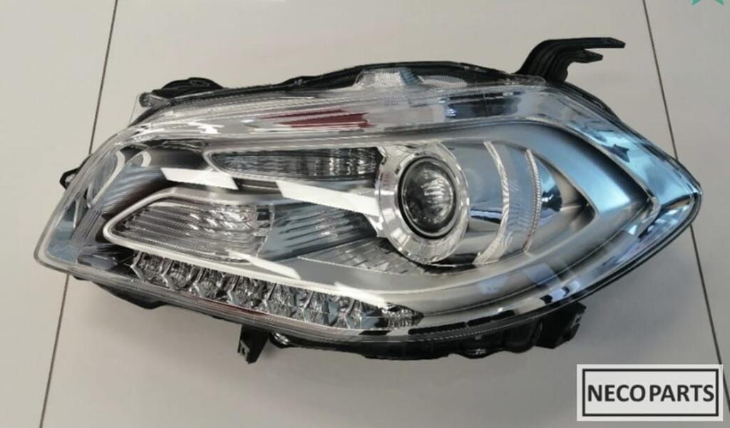 SUZUKI SX4 S-CROSS XENON LED KOPLAMP ALLES LEVERBAAR !!, Gebruikt, -, -, Ophalen of Verzenden