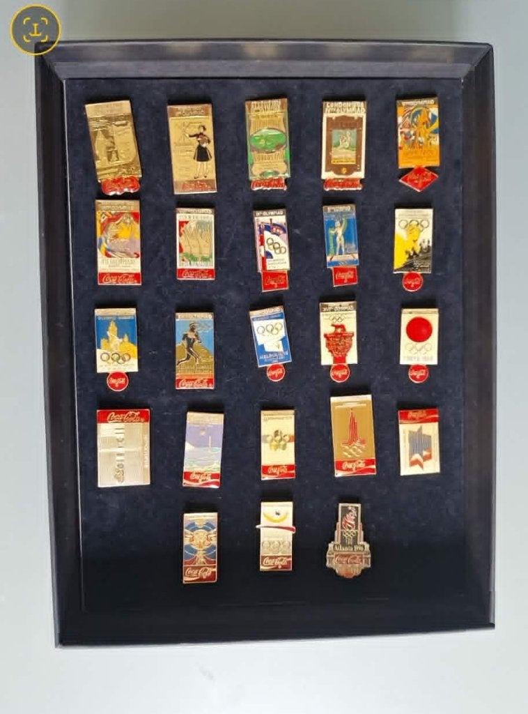 Coca Cola Olympic Pin Collection in orginele doos., Verzamelen, Ophalen of Verzenden, Zo goed als nieuw, Sport, Speldje of Pin