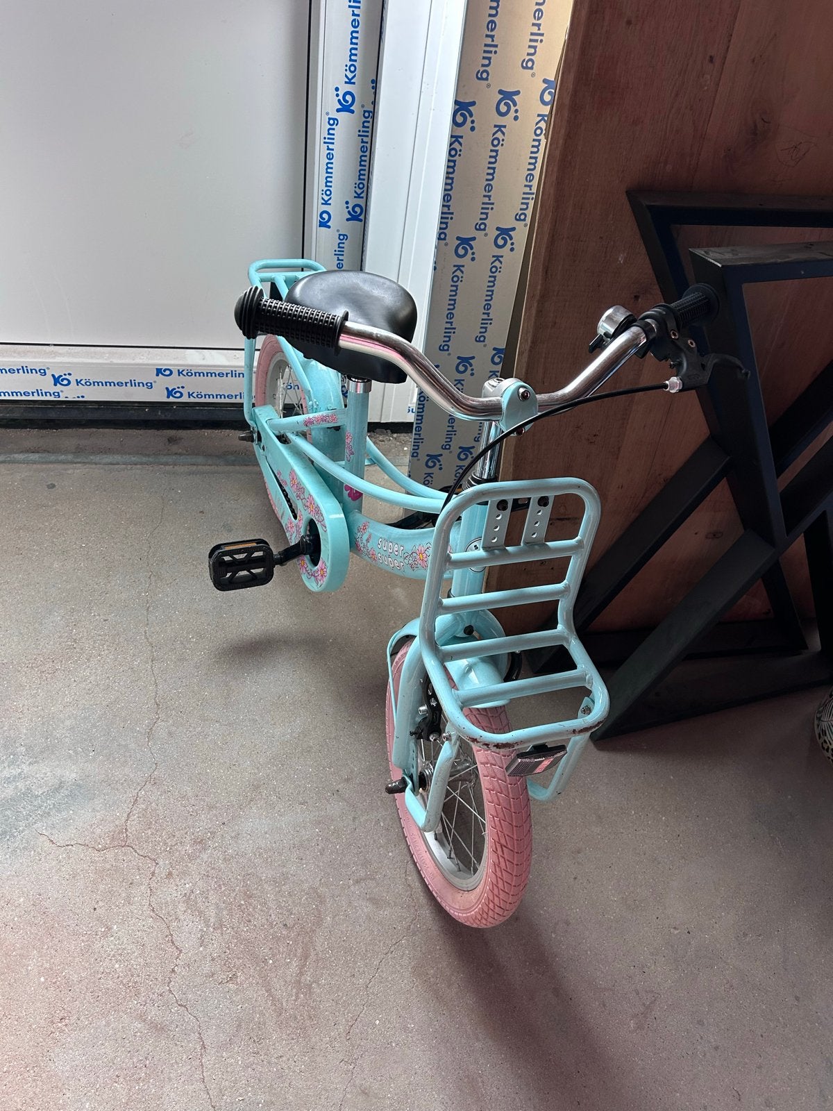 14 inch meisjesfiets - Lichtblauw met roze accenten, Ophalen, Gebruikt, Velgrem, 14 inch of minder