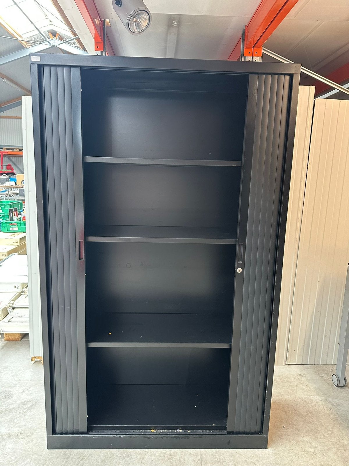 zwarte stalen roldeurkast (archiefkast), Ophalen, Gebruikt, 100 tot 150 cm, 150 tot 200 cm