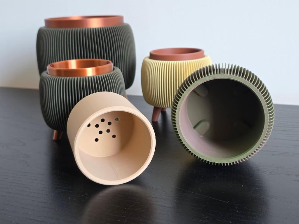 Design Plantenpot – Retro Ribbel met Pootjes, Tuin en Terras, Bloempotten, Kunststof, Rond, Ophalen of Verzenden, Binnen