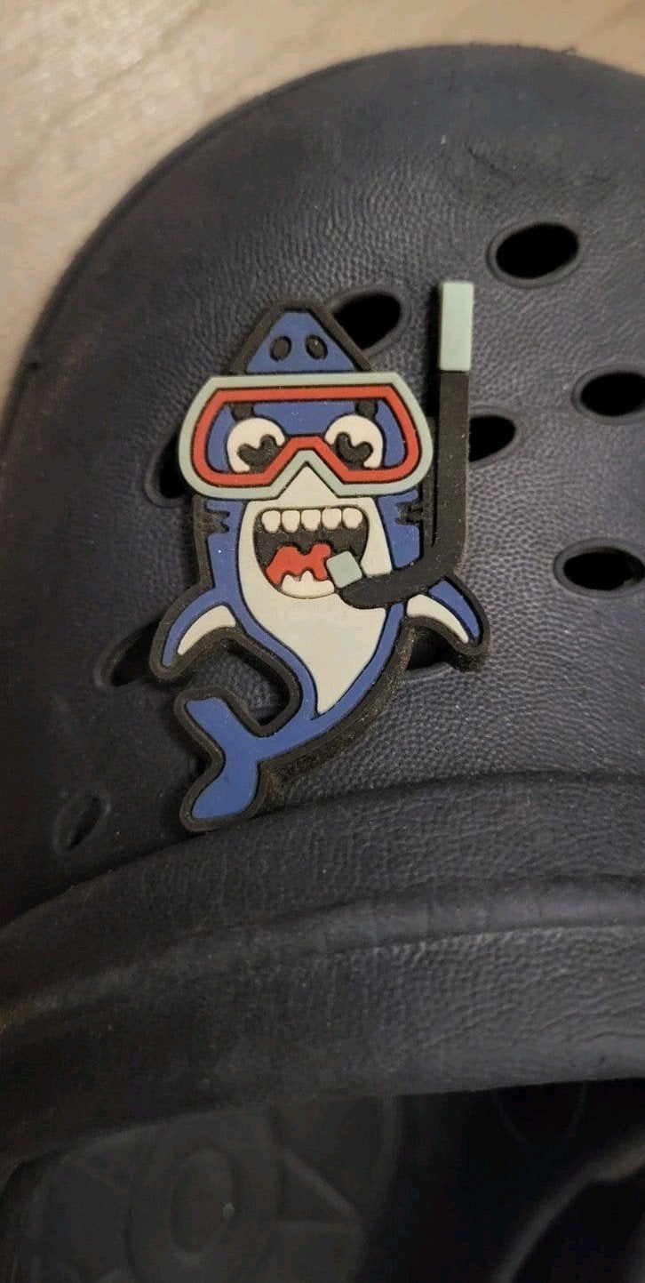 Neppe 'crocs' (met leuke haai) maat 24, Jongen of Meisje, Overige typen, Ophalen of Verzenden, Zo goed als nieuw