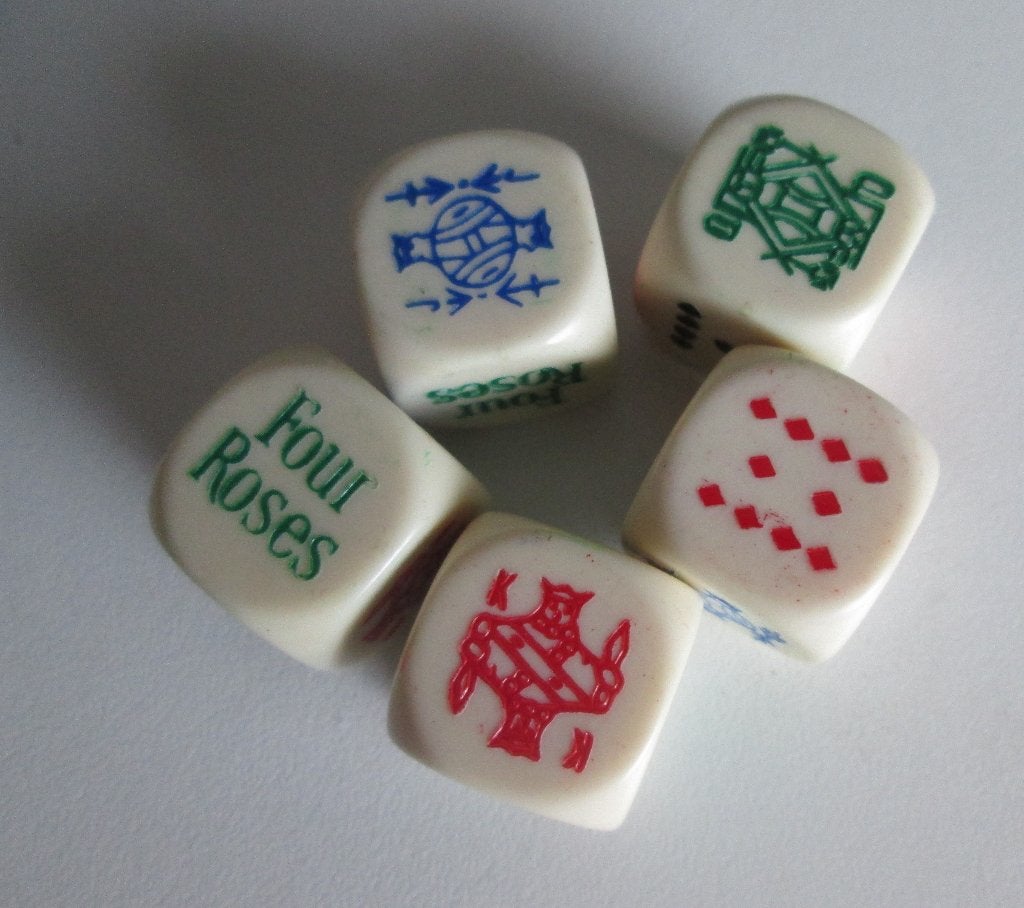 Four Roses Bourbon Whiskey dobbelstenen pokerstenen poker, Verzamelen, Ophalen of Verzenden, Zo goed als nieuw, Gebruiksvoorwerp