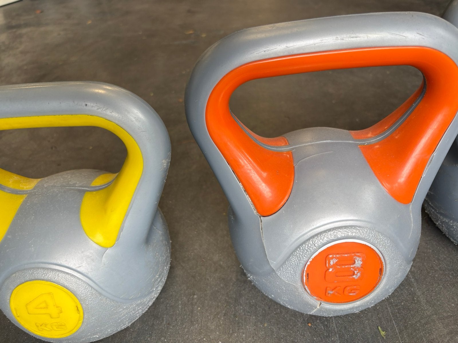 Kettlebells 4-8-12 kg kettlebell gewichten beschadigd, Ophalen, Gebruikt, Beschadigd, Kettlebells