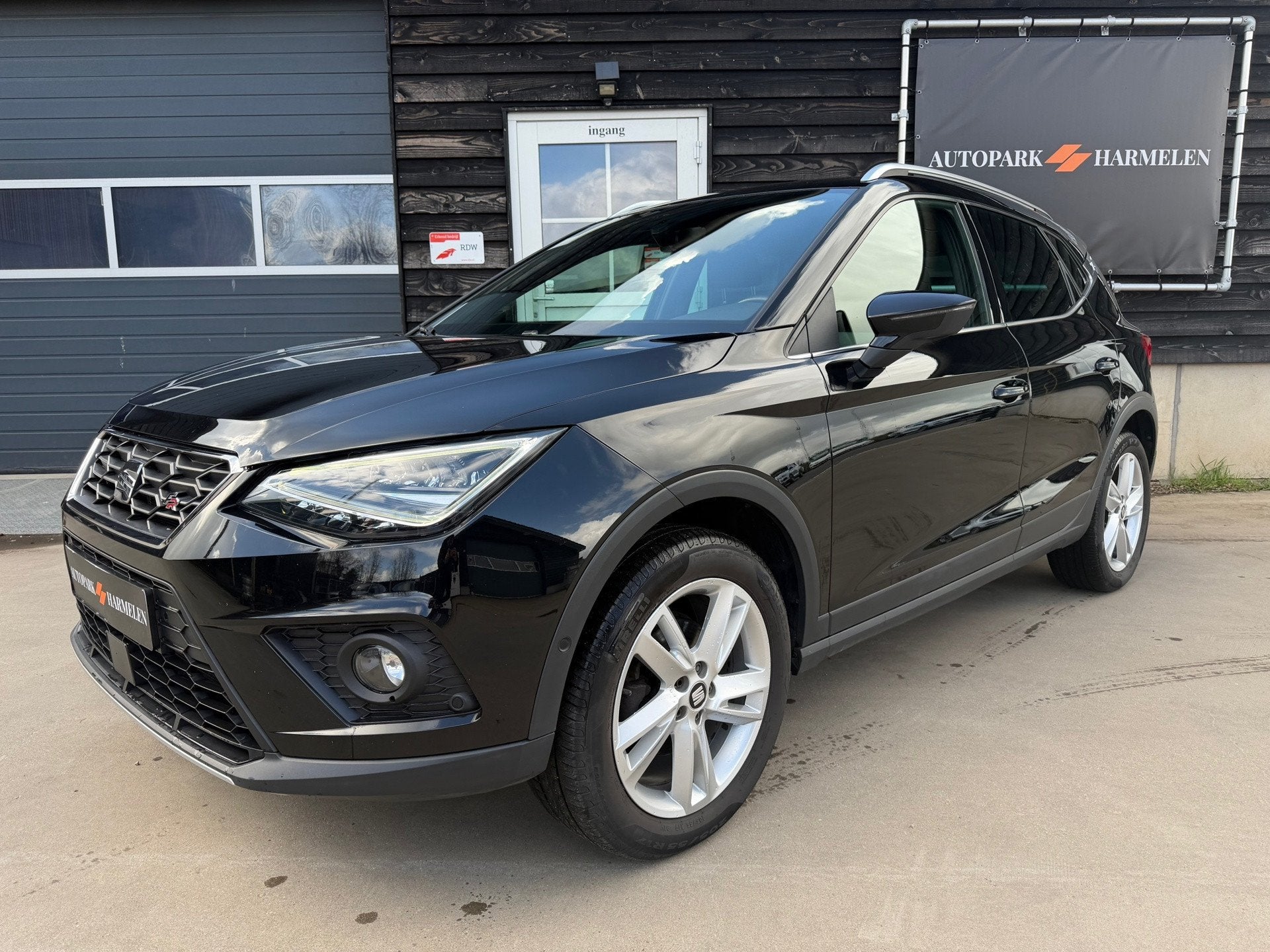 Seat ARONA 1.0 TSI FR Camera Led Carplay Automaat, Auto's, Dealer onderhouden, 116 pk, Zwart, Bedrijf
