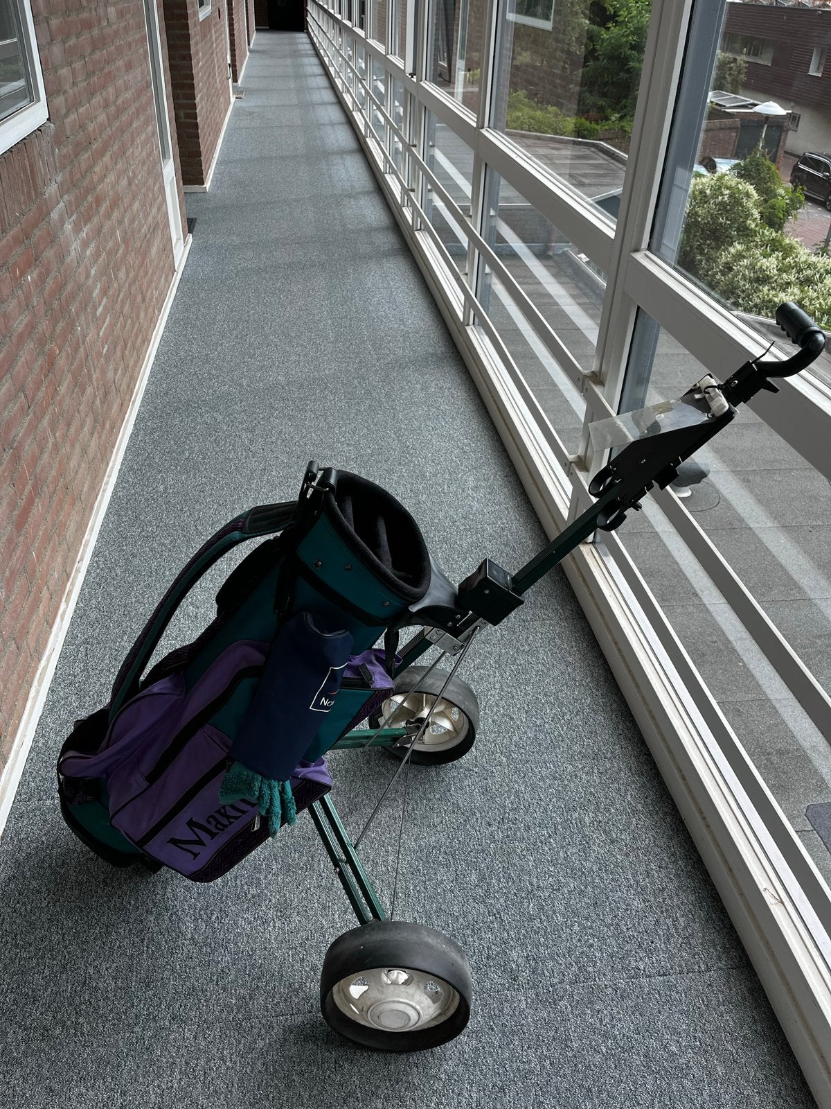 Maxifli retro golftas met golfkar, Sport en Fitness, Golf, Ophalen, Gebruikt, Golfkar, Overige merken