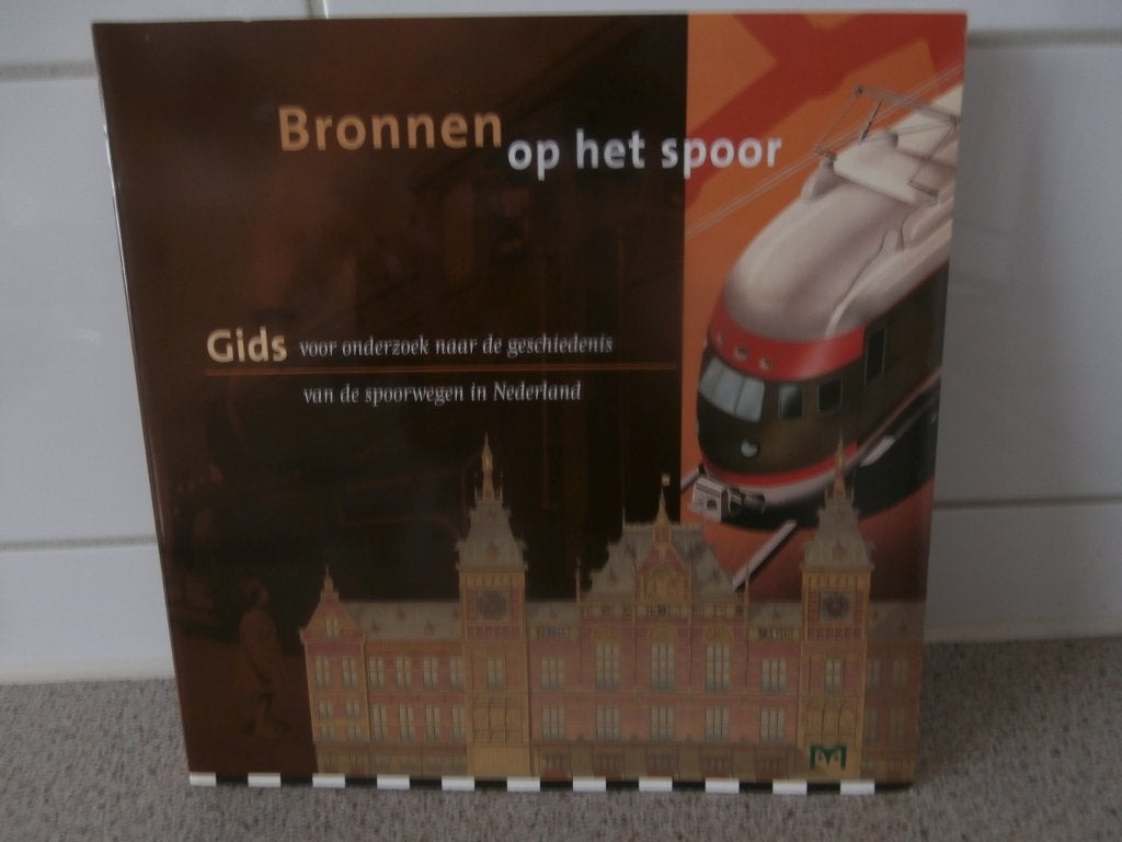 NS Boek Bronnen op het Spoor, Ophalen of Verzenden, Zo goed als nieuw, Trein, Boek of Tijdschrift