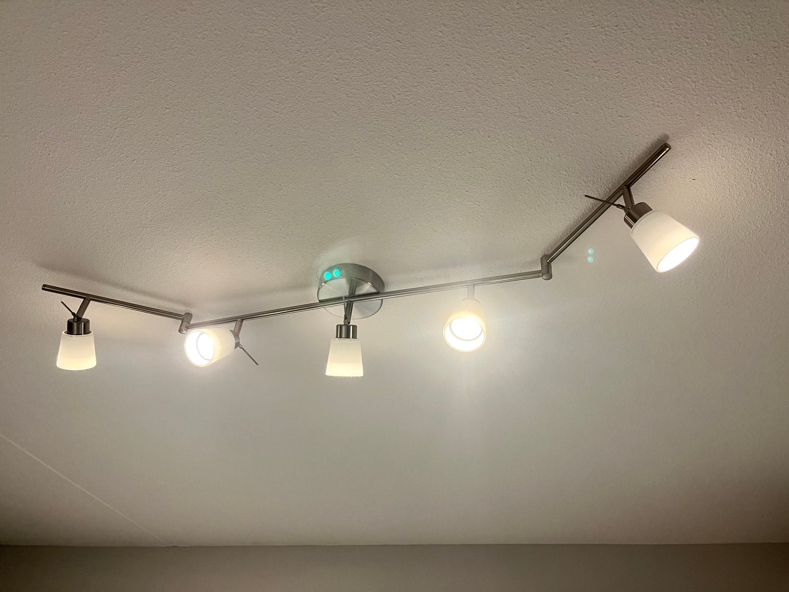 Ikea Tidig Plafondspot met 5 richtbare spots, Ophalen, Metaal of Aluminium, Zo goed als nieuw, Led