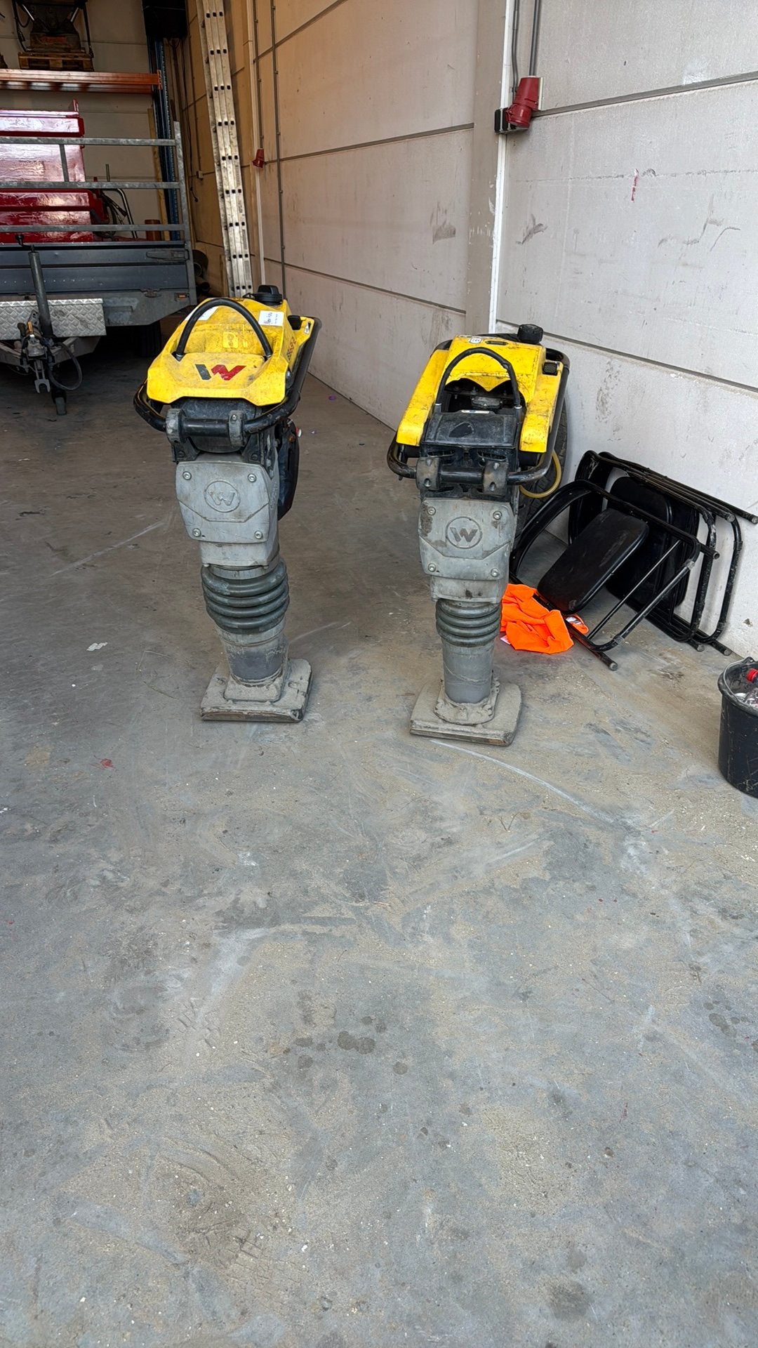 Wacker Neuson stamper BS50-2 en BS68-2, Ophalen