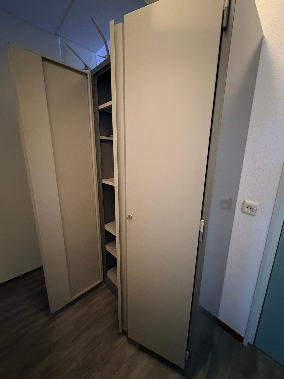 Stalen archiefkast met sleutel, Ophalen, Gebruikt, Meerdere deuren, 50 tot 100 cm