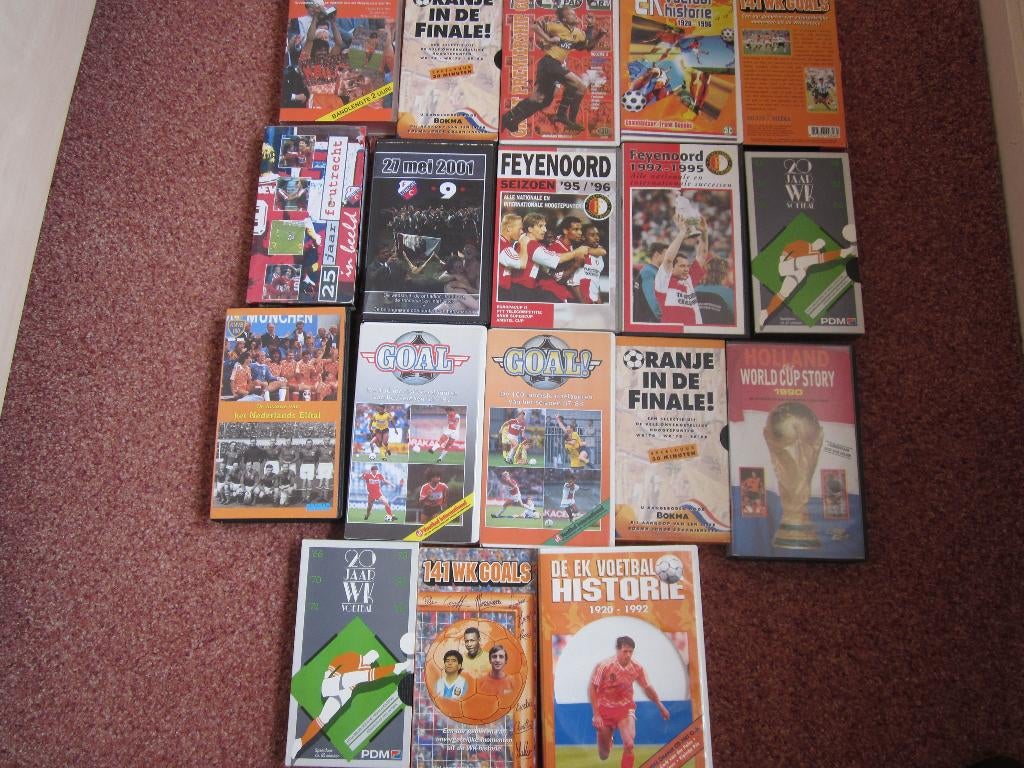 nog 12 vhs voetbal videobanden/ned.elftal/ek/wk/,utrecht e, Ophalen of Verzenden, Zo goed als nieuw, Overige binnenlandse clubs