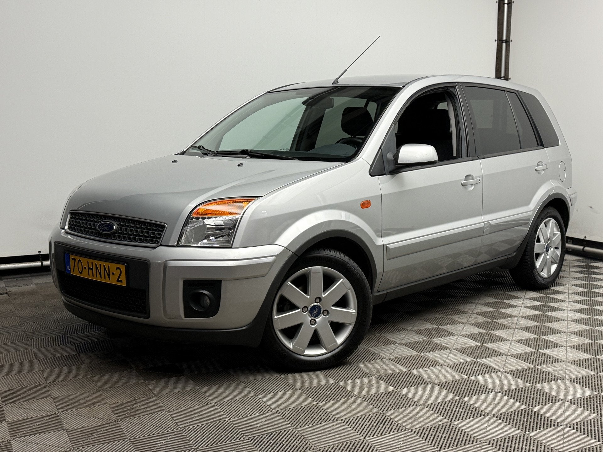 Ford Fusion 1.6-16V Futura Automaat Trekhaak NL Auto, Auto's, Ford, 1596 cc, Gebruikt, 49 €/maand, Origineel Nederlands