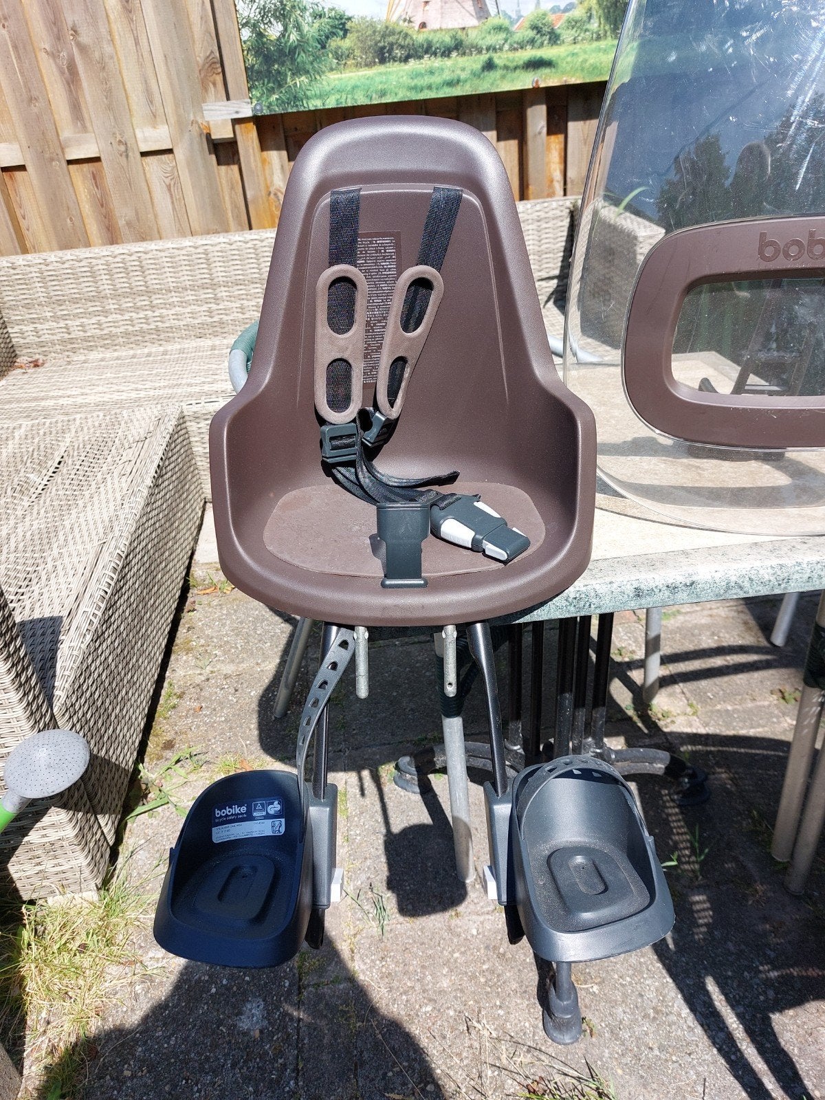 Bobike voorzitje met windscherm, Fietsen en Brommers, Fietsaccessoires | Fietsstoeltjes, Ophalen, Bobike, Gebruikt, Voetsteuntjes