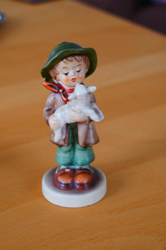 Hummel beeldje Lost Sheep #68, Ophalen, Zo goed als nieuw, Hummel