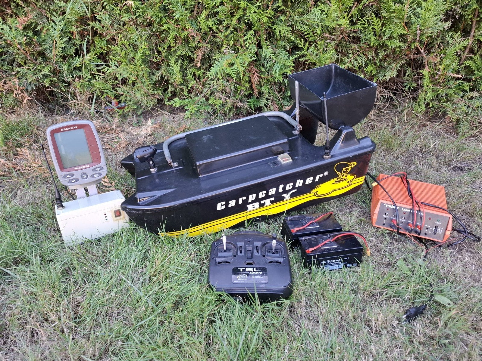 voerboot Carpcatcher BT5 voerboot met fishfinder, Watersport en Boten, Ophalen of Verzenden, Gebruikt, Overige typen