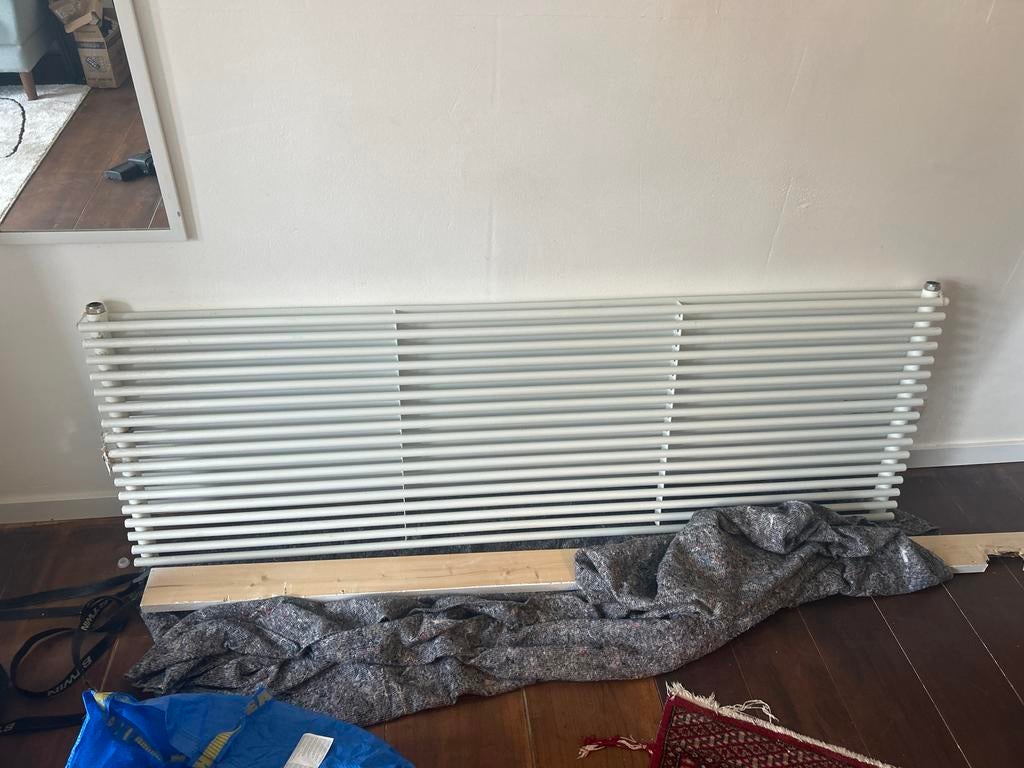Witte horizontale radiator, Doe-het-zelf en Verbouw, Verwarming en Radiatoren, Ophalen, 30 tot 80 cm, Gebruikt, Radiator