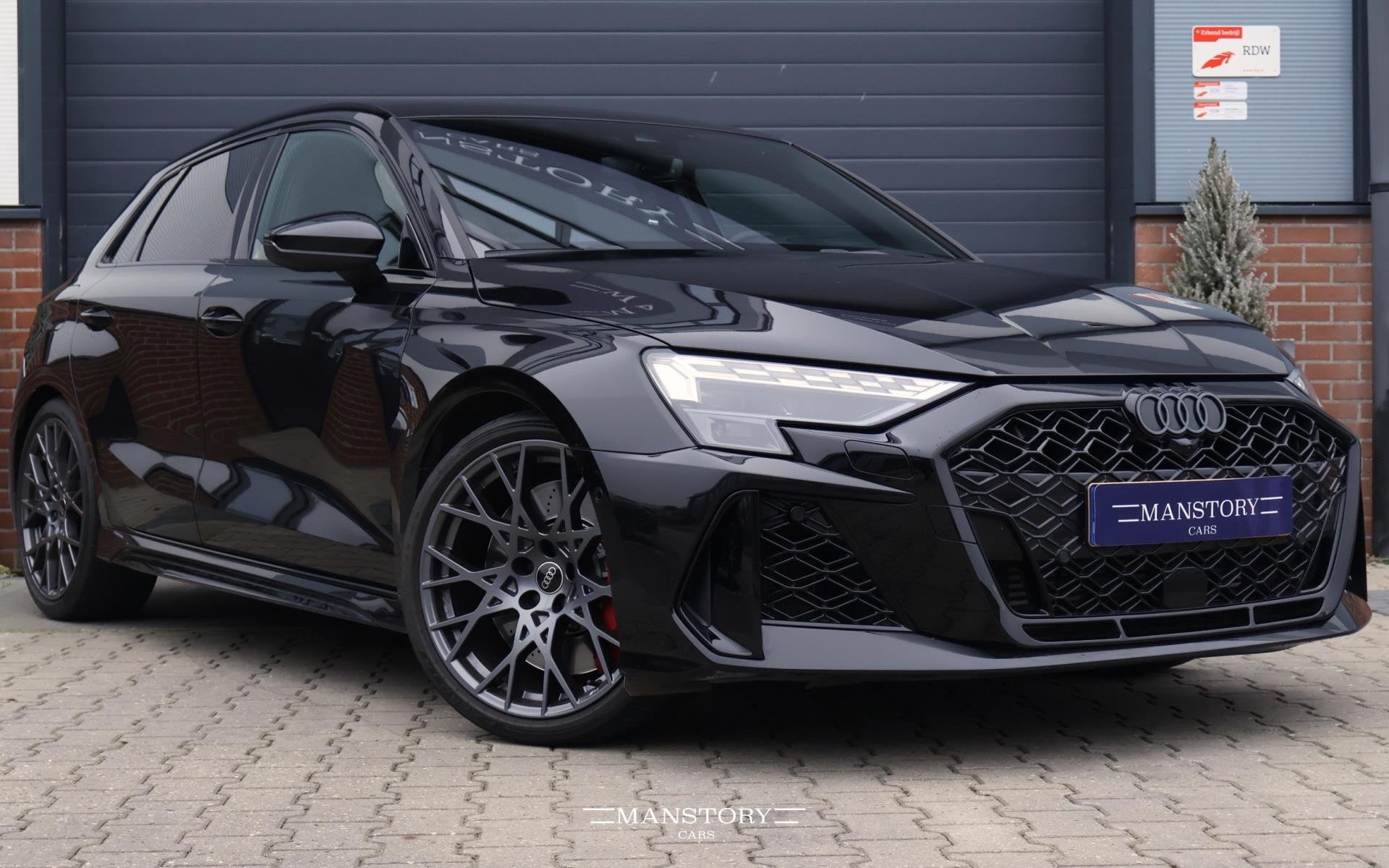 Audi RS 3 2.5 TFSI Quattro|Carbon RS Seats|Pano|ACC|HUD|Came, Auto's, Automaat, Dealer onderhouden, Gebruikt, RS3