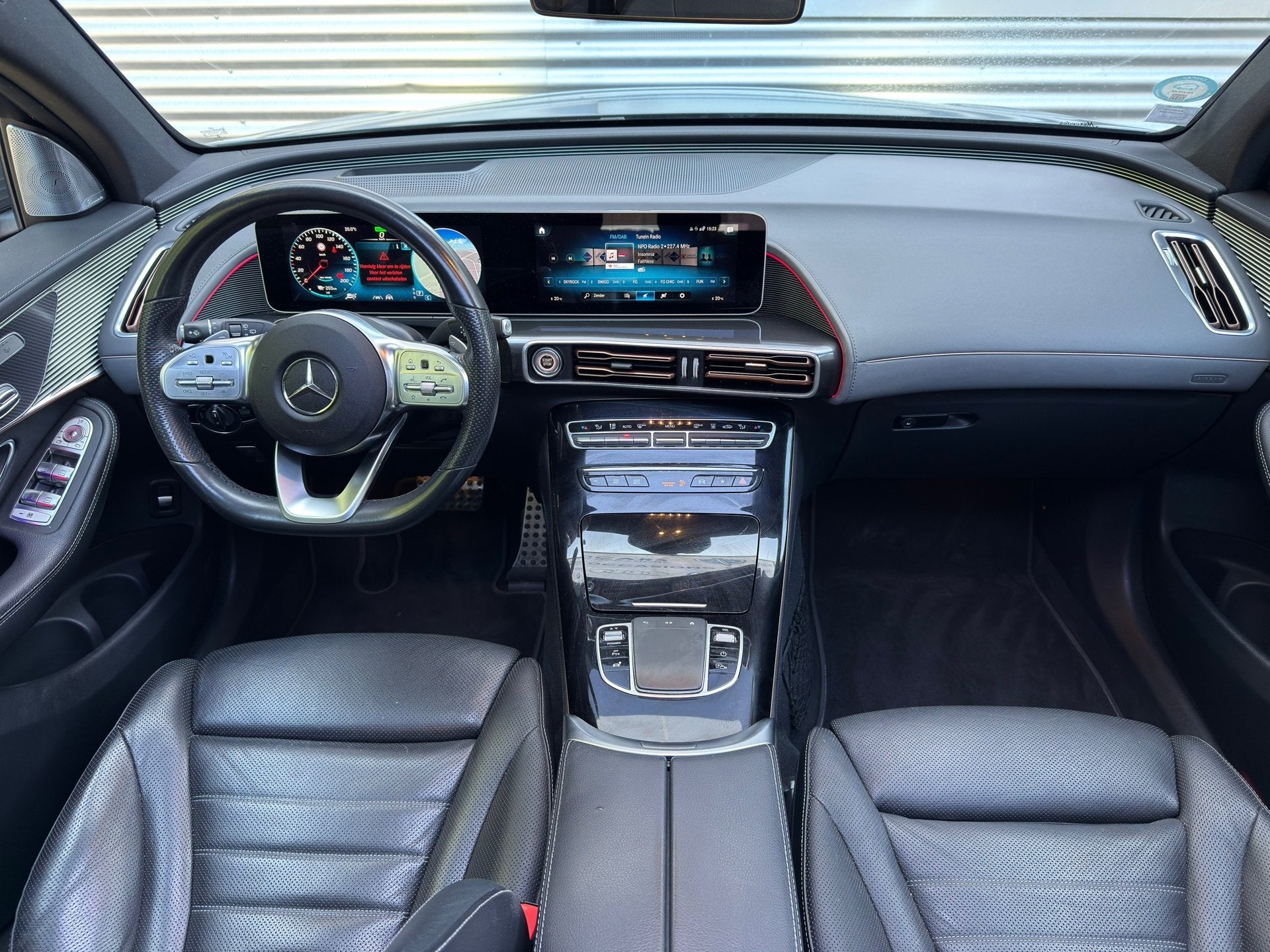 Mercedes-Benz EQC 400 4-Matic AMG 300KW l 99,08% SOH l Pano, Auto's, Automaat, 2395 kg, 417 km, Vierwielaandrijving