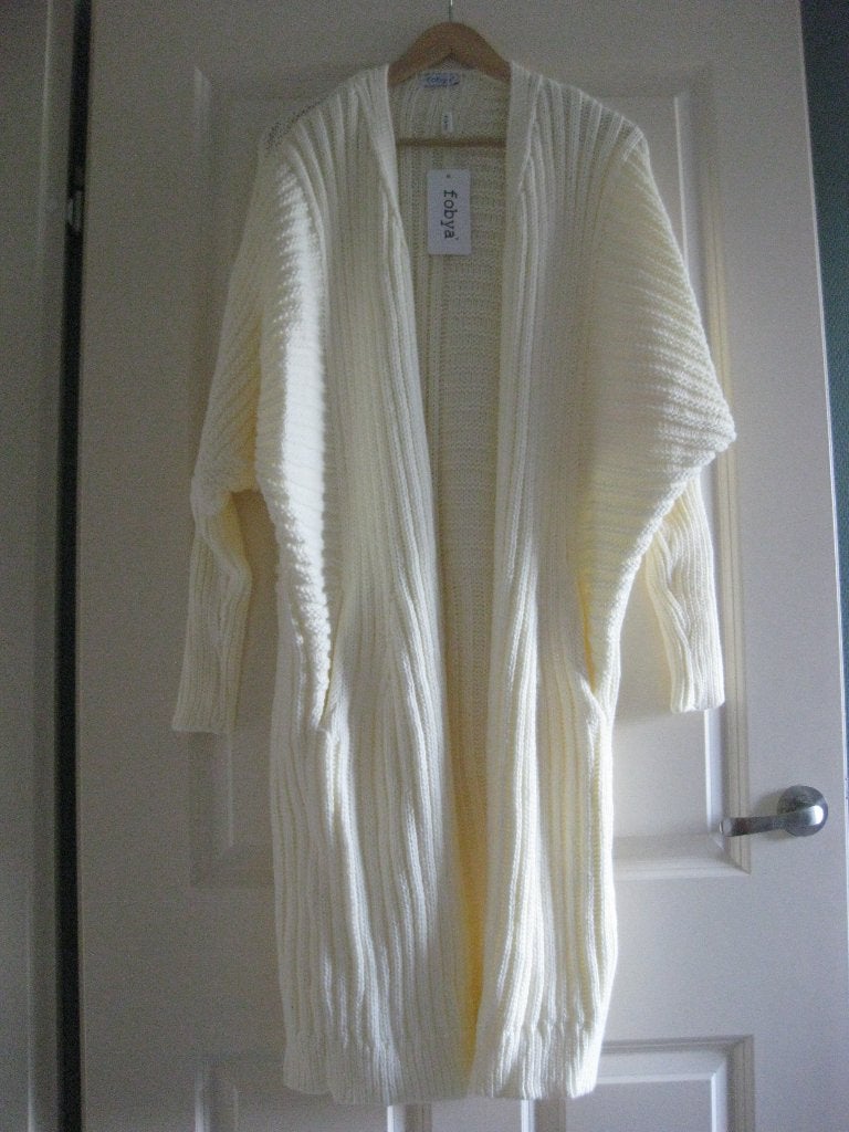 Nieuw gebreid vest van Fobya, crème wit, maat M/L, Kleding | Dames, Maat 38/40 (M), Verzenden, Wit, Nieuw