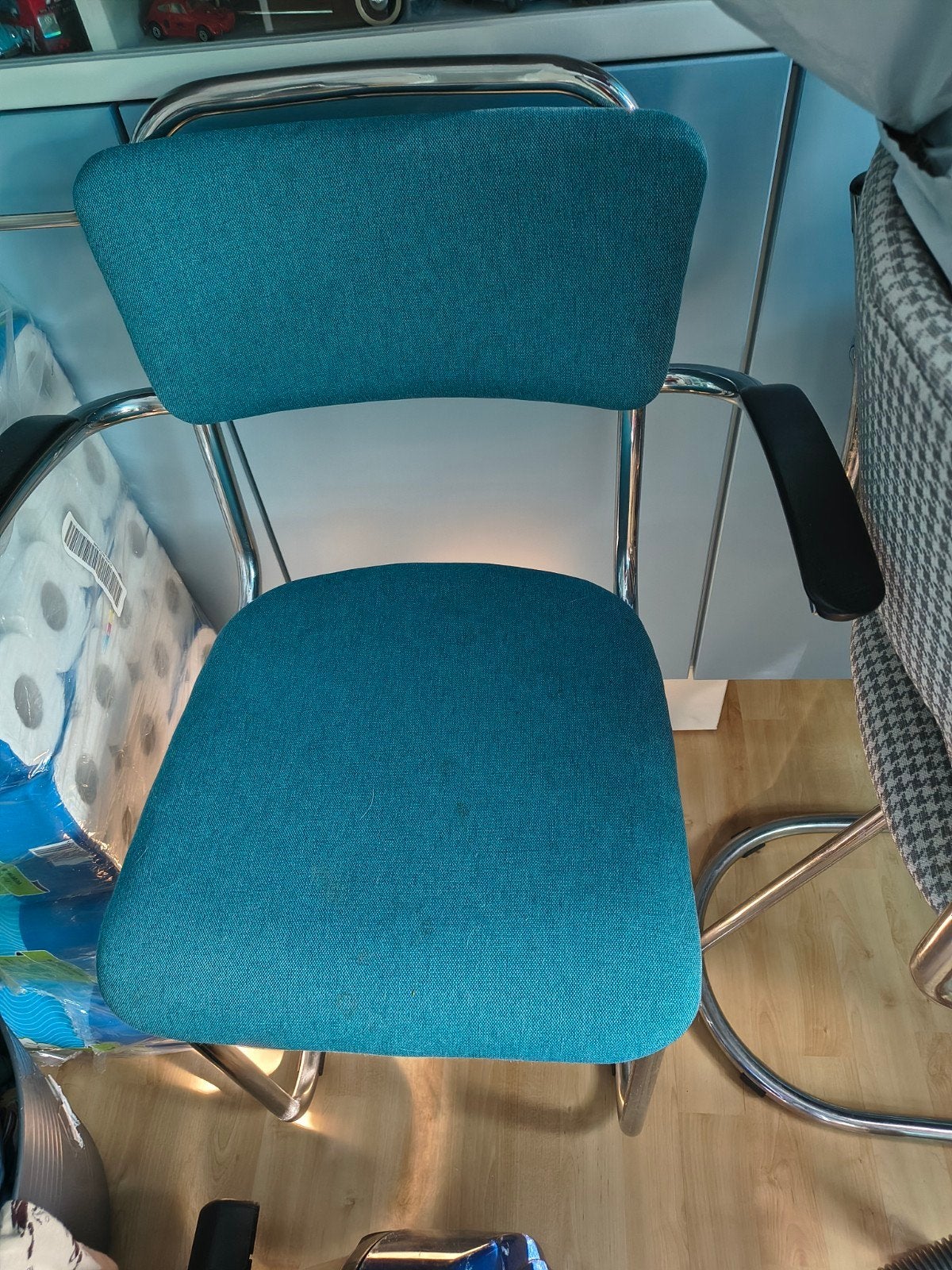 Set van 3 stoelen: GISPEN 1 blauw, 2 pied-de-poule, Huis en Inrichting, Stoelen, Modern, Klassiek, Gebruikt, Drie, Blauw