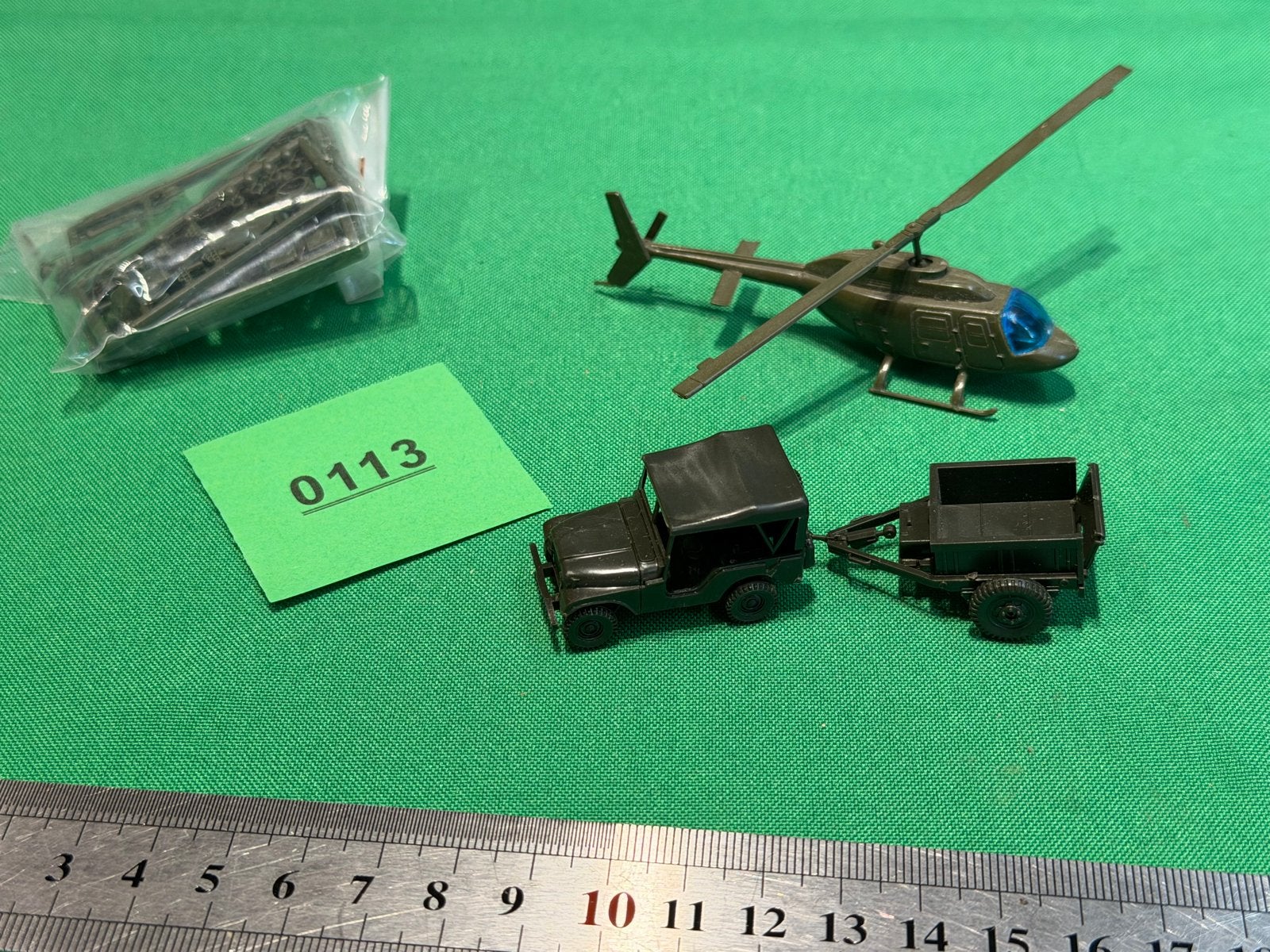 113 Roco ? Militair Voertuig Set: Jeep, Helikopter & Onderde, Ophalen of Verzenden, Gebruikt