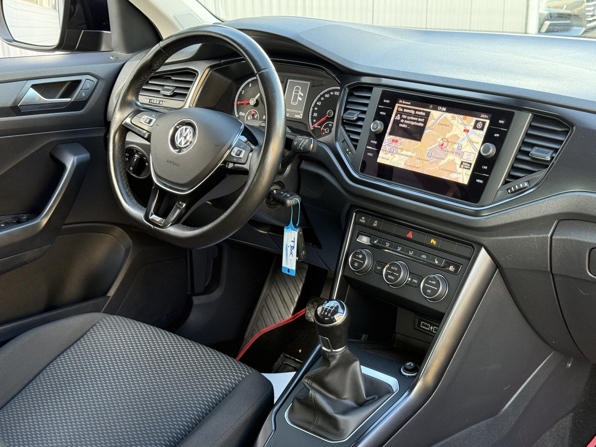 Volkswagen T-Roc 1.0 TSI (bj 2019), Voorwielaandrijving, Euro 6, 116 pk, Zwart