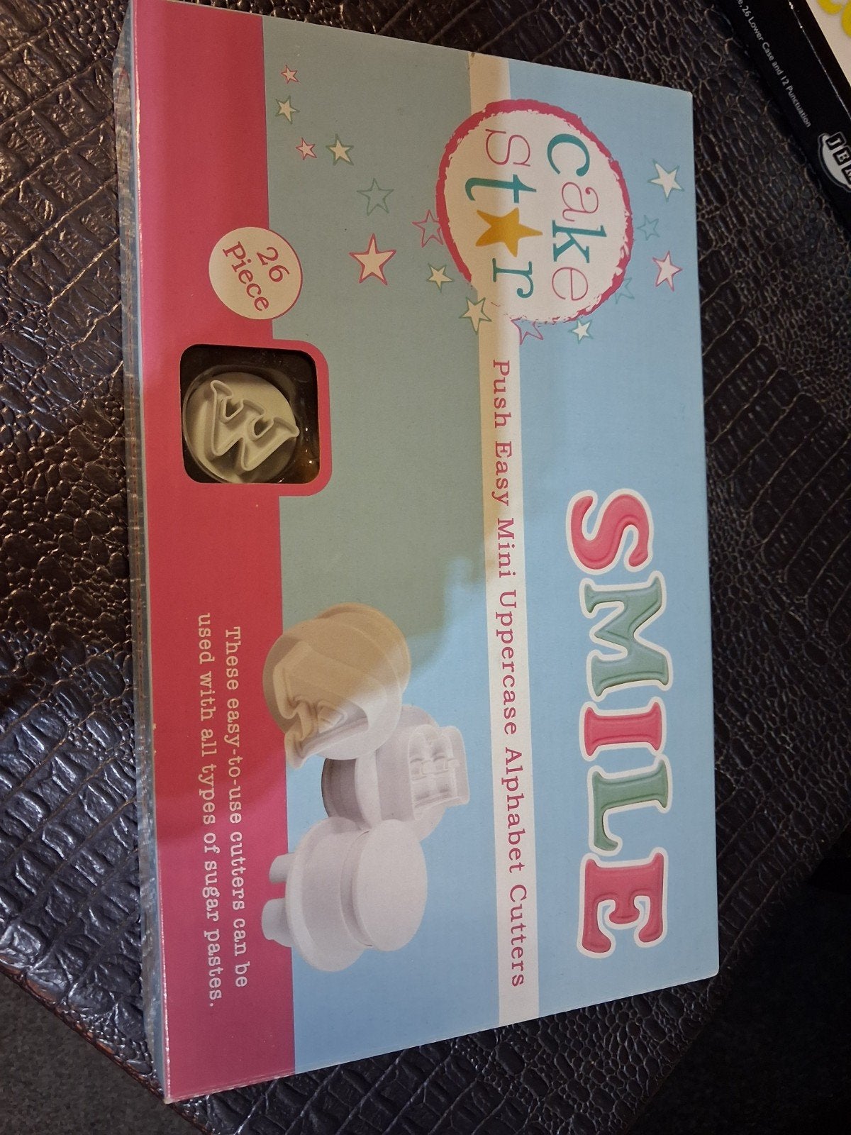 Cake Star Push Easy Mini Hoofdletter Alfabet Uitstekers, Ophalen, Zo goed als nieuw, Taarten of Cupcakes, Versiering
