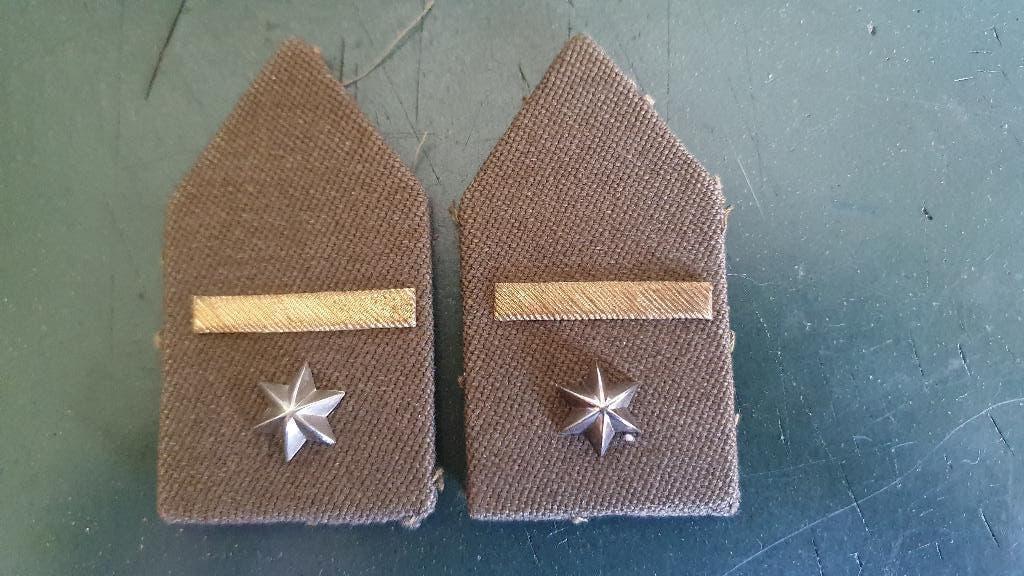 Kraagspiegels 1945 - 1962, Verzenden, Landmacht, Nederland, Boek of Tijdschrift