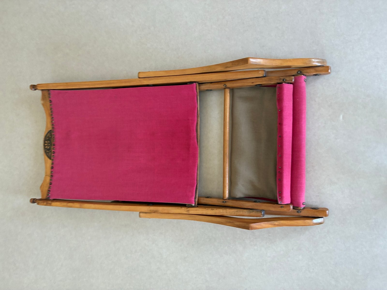 Vintage houten klapstoel met roze bekleding, Antiek en Kunst, Ophalen