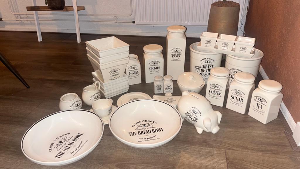 Claire Wilson's Country Kitchen Aardewerk Set, Ophalen of Verzenden, Zo goed als nieuw, Overige stijlen, Aardewerk