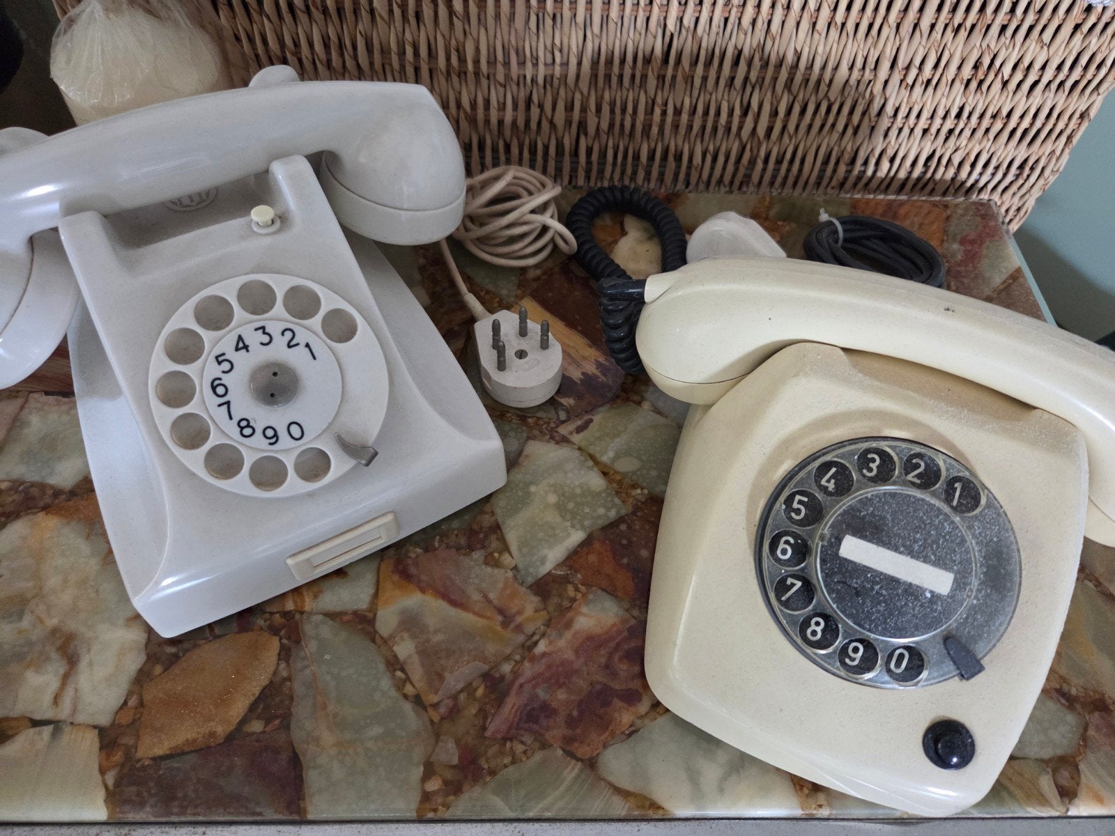 Vintage classic telefoons jaren 50 of 60, Antiek en Kunst, Antiek | Tv's en Audio, Ophalen of Verzenden
