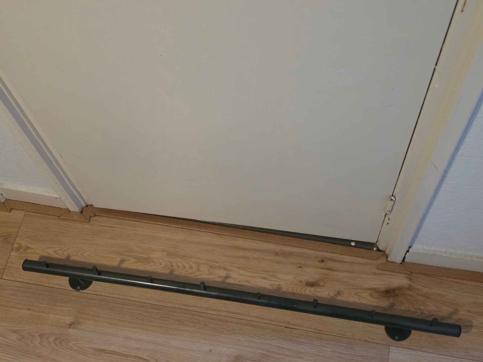 Wandkapstok met 6 haken - Grijs metaal, Gebruikt, Minder dan 100 cm, Metaal, Ophalen