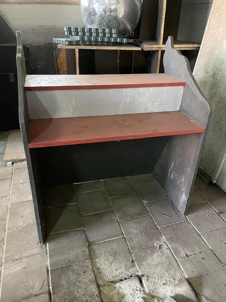 balie voor winkel of beurs, Ophalen