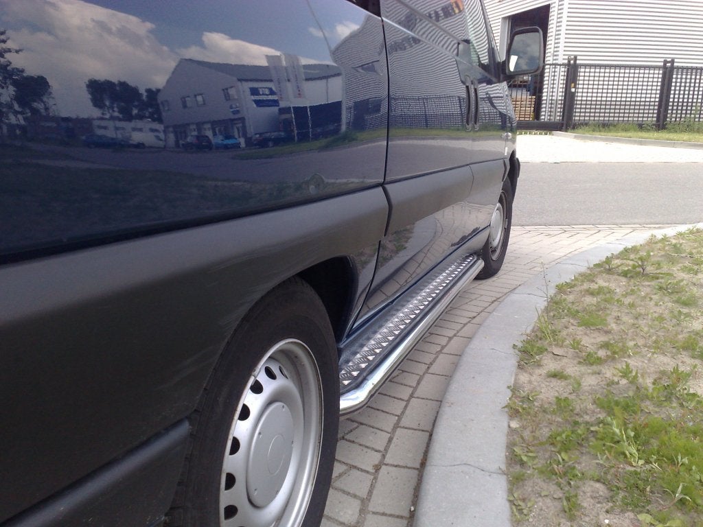 Citroen Jumpy Sidebars met aluminium trede