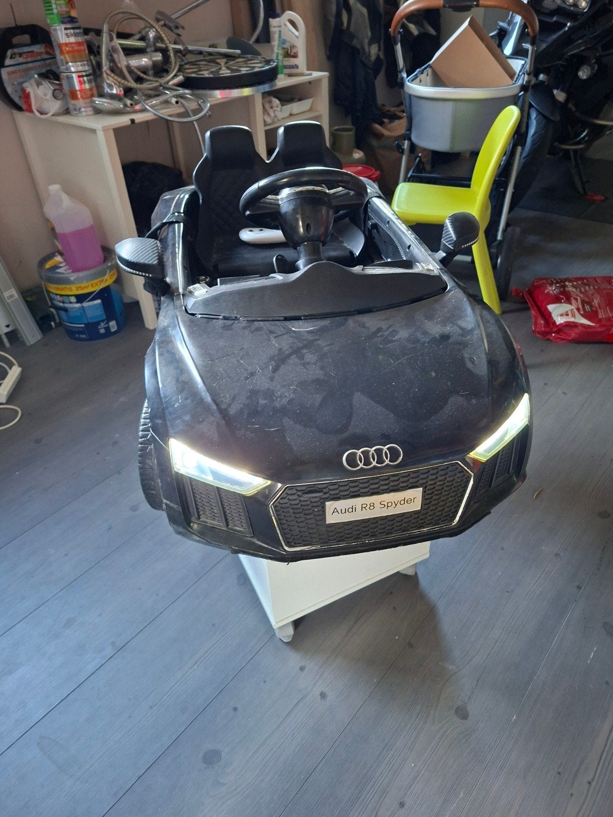 Audi R8 Spyder elektrische kinderauto met afstandsbediening, Ophalen, Zo goed als nieuw, Afstandsbediening