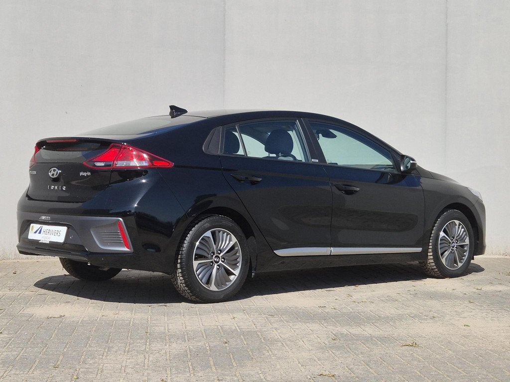 Hyundai IONIQ 1.6 GDi PHEV Comfort / SOH 95.9% / All season, Auto's, Hyundai, Stof, Gebruikt, Zwart, Plug-in hybride