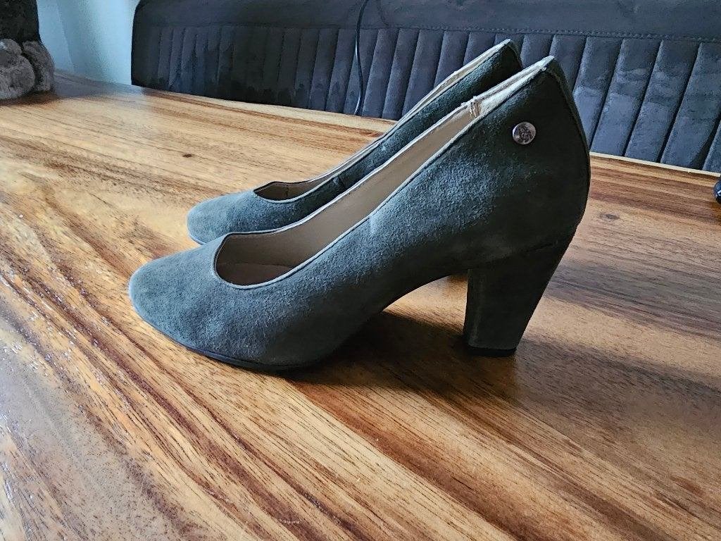 Hush Puppies suède pumps - Maat 38, Pumps, Ophalen of Verzenden, Zo goed als nieuw, Hush Puppies