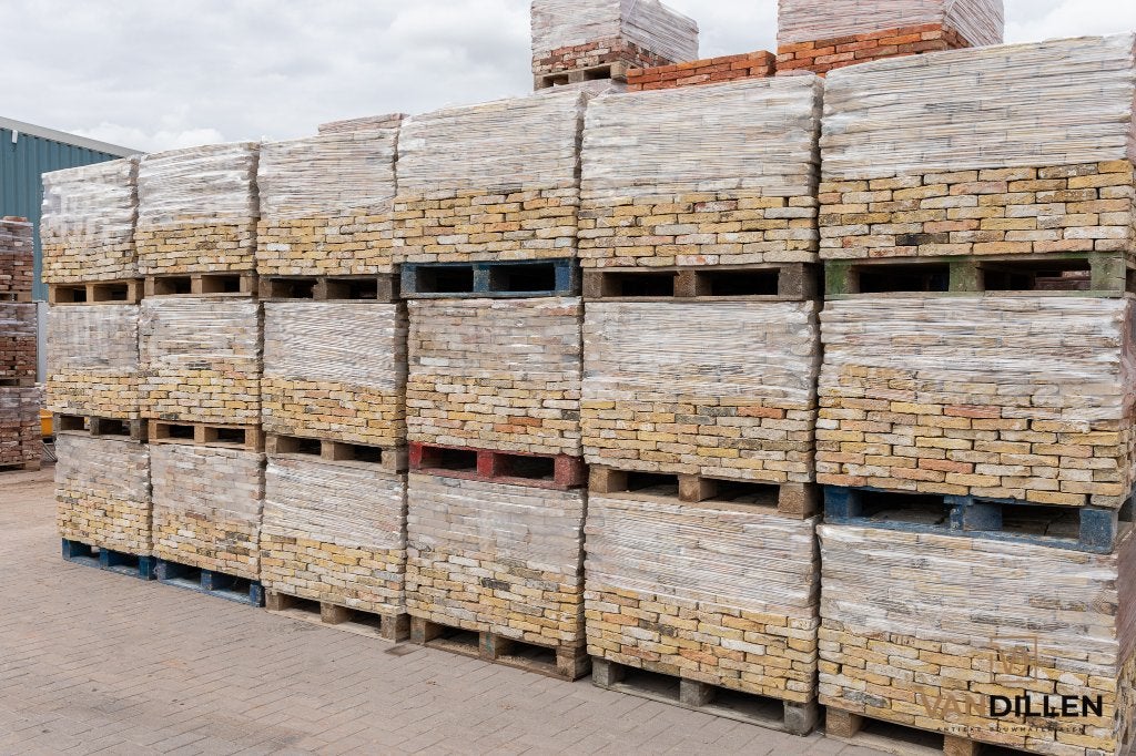 Oude Friese geeltjes drieling, genuanceerd 18x4 1000M2, Ophalen, Gebruikt, Bakstenen