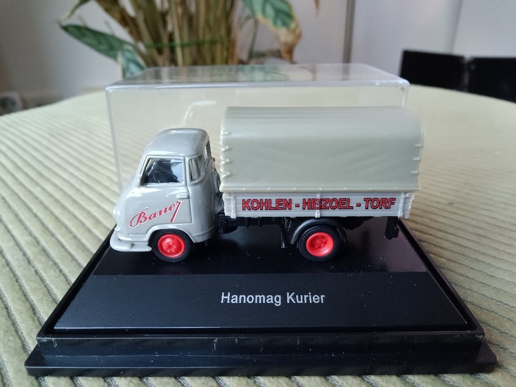 Schuco 1:87 Hanomag Kurier, Hobby en Vrije tijd, Modelauto's | 1:87, Ophalen of Verzenden, Zo goed als nieuw, Bus of Vrachtwagen