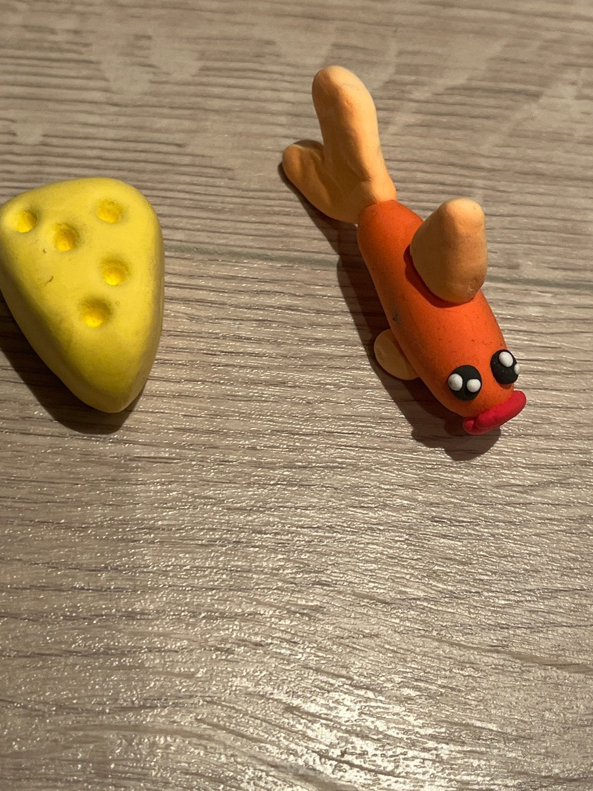 Klei figuurtjes: Vis en Kaas, Ophalen of Verzenden, Gebruikt