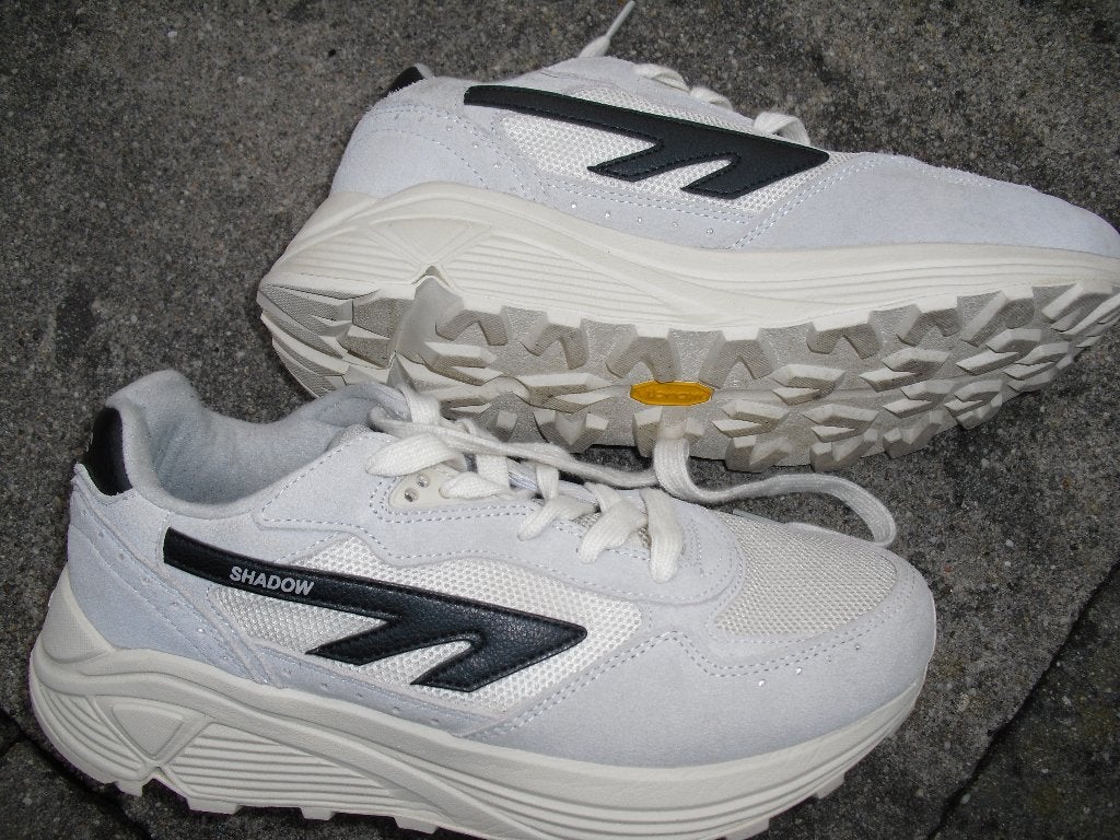 TE KOOP PAAR NIEUWE DAMES WANDEL/SPORT SCHOENEN, Ophalen, Nieuw, Wandelschoenen