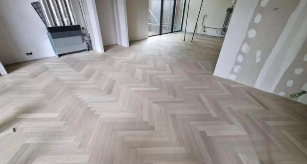 Prachtig semi-massief visgraat parket, 95m² eik, Huis en Inrichting, Stoffering | Vloerbedekking, Parket, 75 m² of meer, Beige