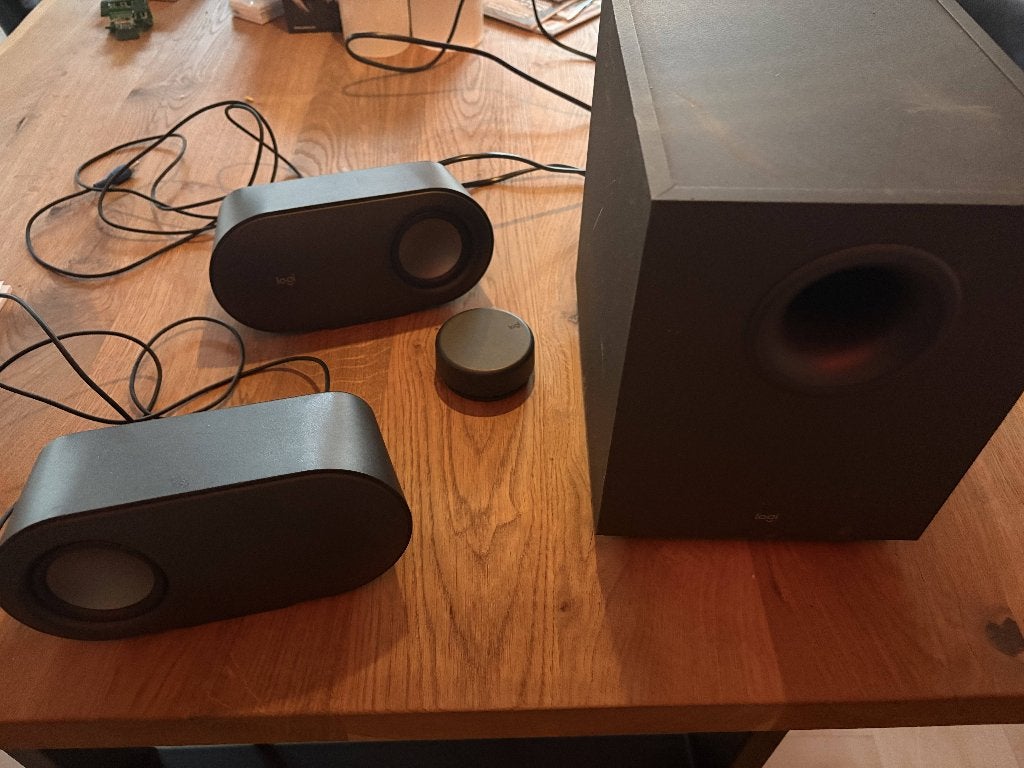 Logitech Z407 Bluetooth Computer Speakers Suboofer, Ophalen of Verzenden, Zo goed als nieuw, Logitech G