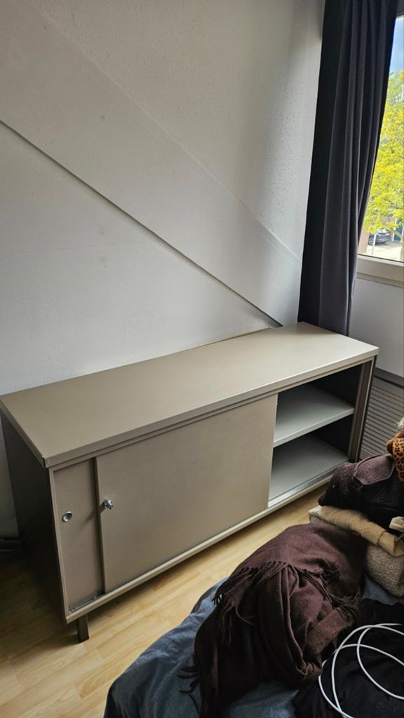 Vintage oude schoolkast, taupekleurig, met schuifdeuren, Ophalen, 150 tot 200 cm, Industrieel, 25 tot 50 cm
